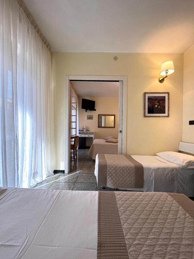 Hotel Regina Γκράντο Δωμάτιο φωτογραφία