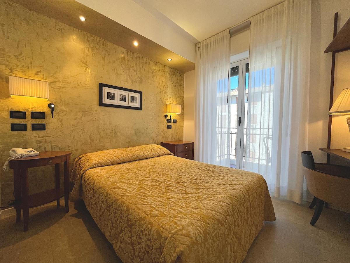 Hotel Regina Γκράντο Εξωτερικό φωτογραφία